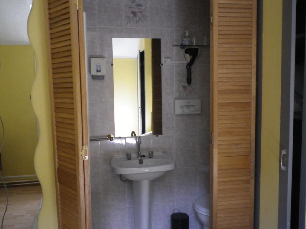 Hotel Ermitage Du Moulin Labotte Haybes Szoba fotó